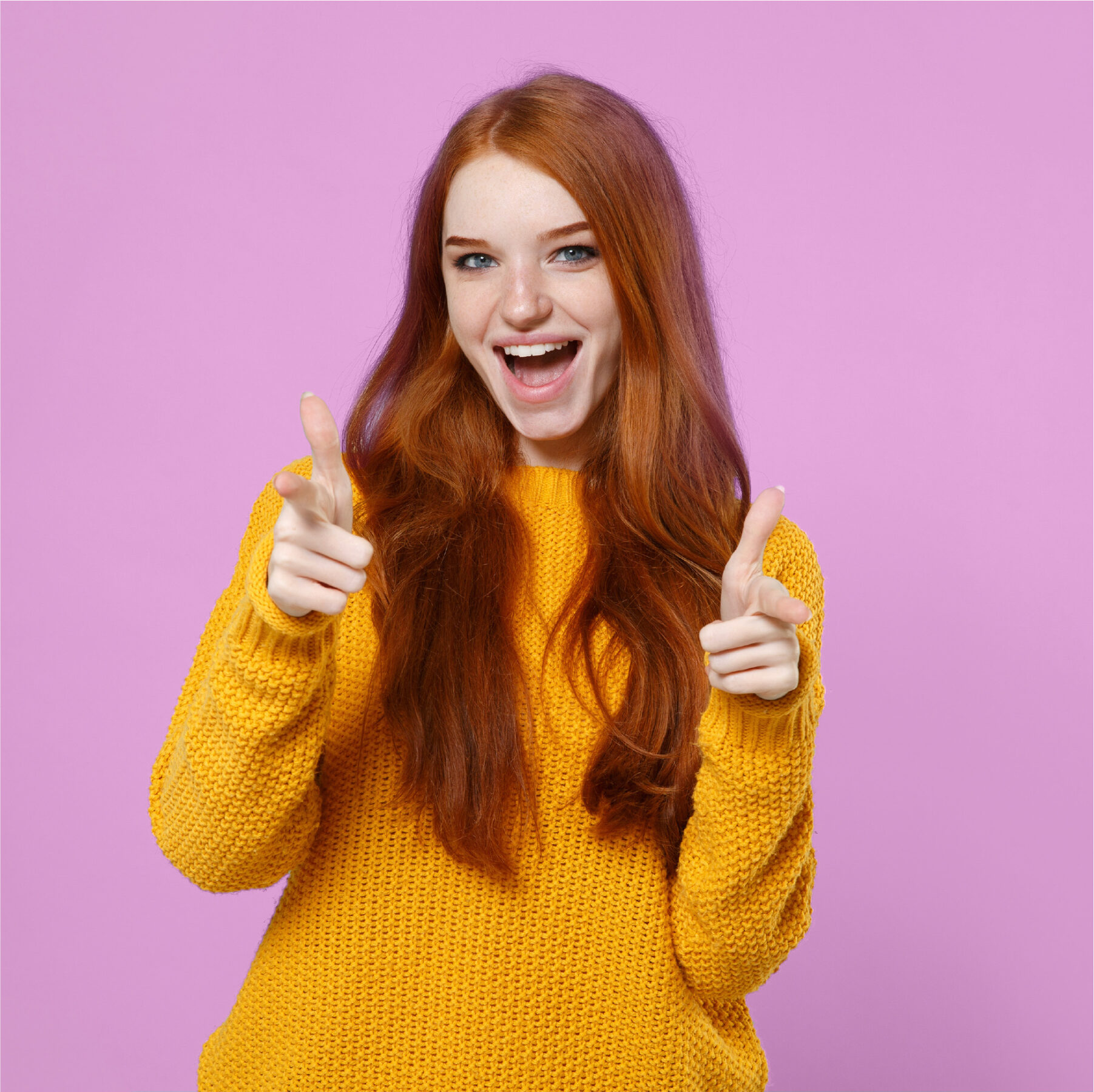 Smiling employee representing a positive team culture
